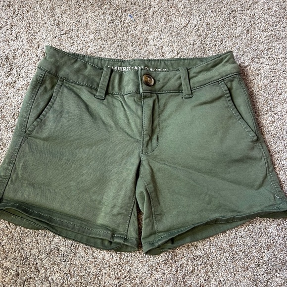 ❤️American eagle low rise midi khaki shorts with superstretch size 00 - Picture 3 of 7